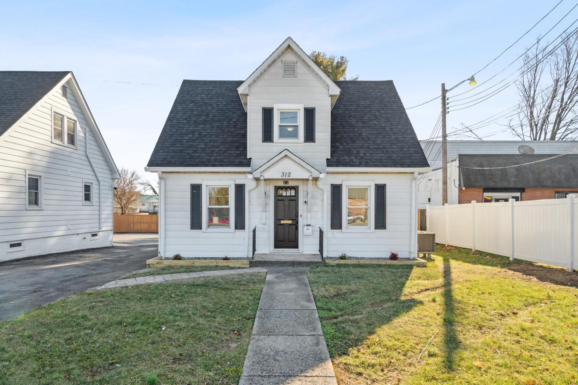 Logan'S House In Downtown Frederickヴィラ エクステリア 写真